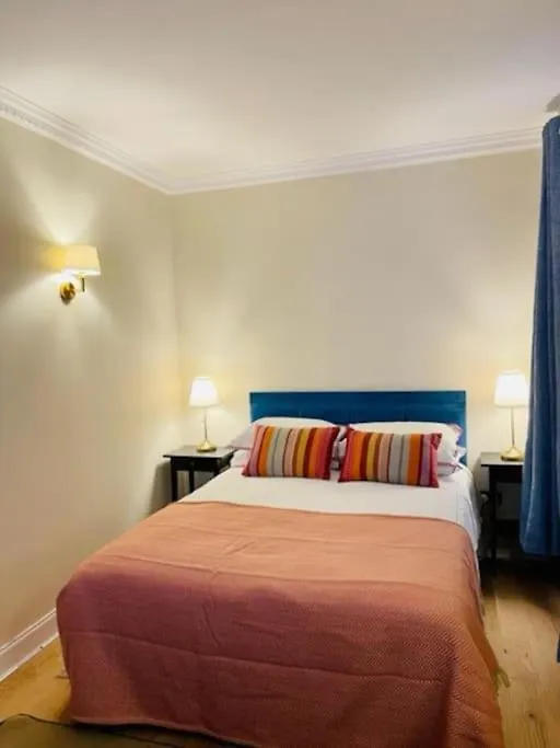 Stunning Royal Mile 2 Bedroom Apartment Edinburgh