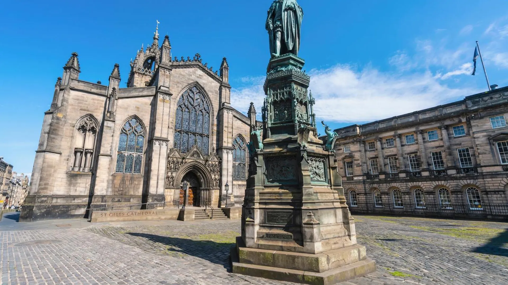 Stunning Royal Mile 2 Bedroom Apartment Edinburgh