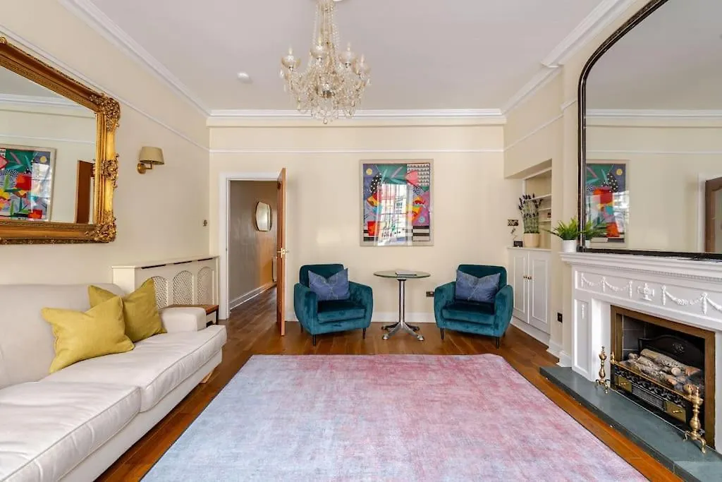 Stunning Royal Mile 2 Bedroom Apartment Edinburgh Birleşik Krallık