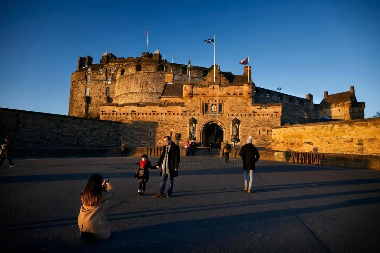 Stunning Royal Mile 2 Bedroom Apartment Edinburgh Birleşik Krallık