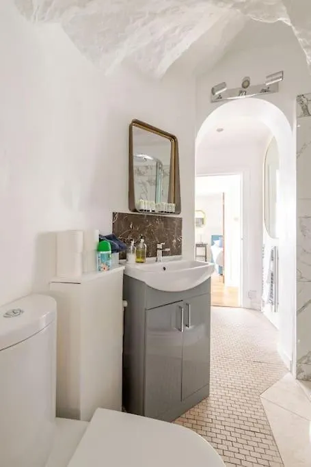 Stunning Royal Mile 2 Bedroom Apartment Edinburgh 0*,  United Kingdom
